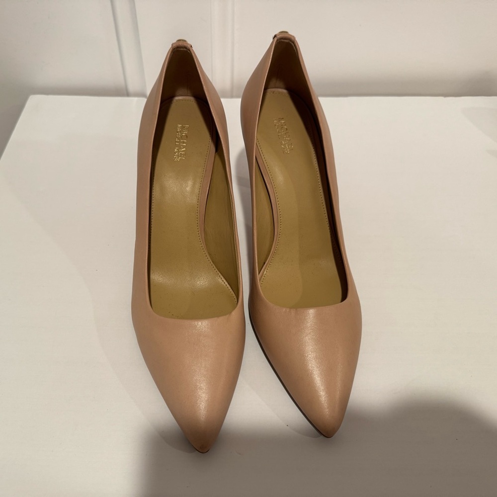 Michael Kors Nude Pumps